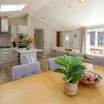 Waterside Дом отдыха