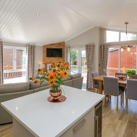 Waterside * Windermere